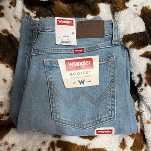 Wrangler men’s  Light Blue Bootcut Jeans
